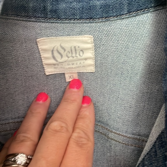 Super cute and soft cropped Jean jacket - Picture 2 of 5